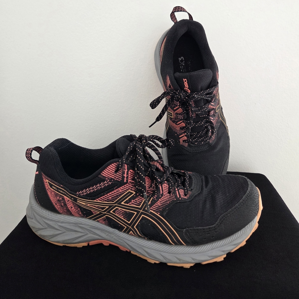 ASICS Women's Black & Coral Trail Running Shoes